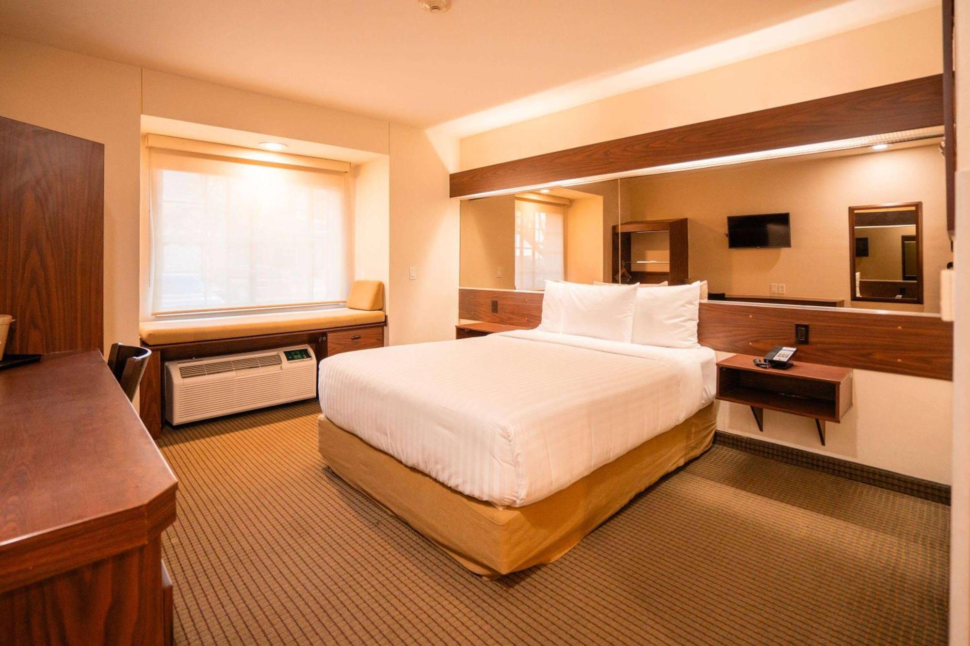Microtel And By Wyndham Ciudad Juarez, Us Consulate
