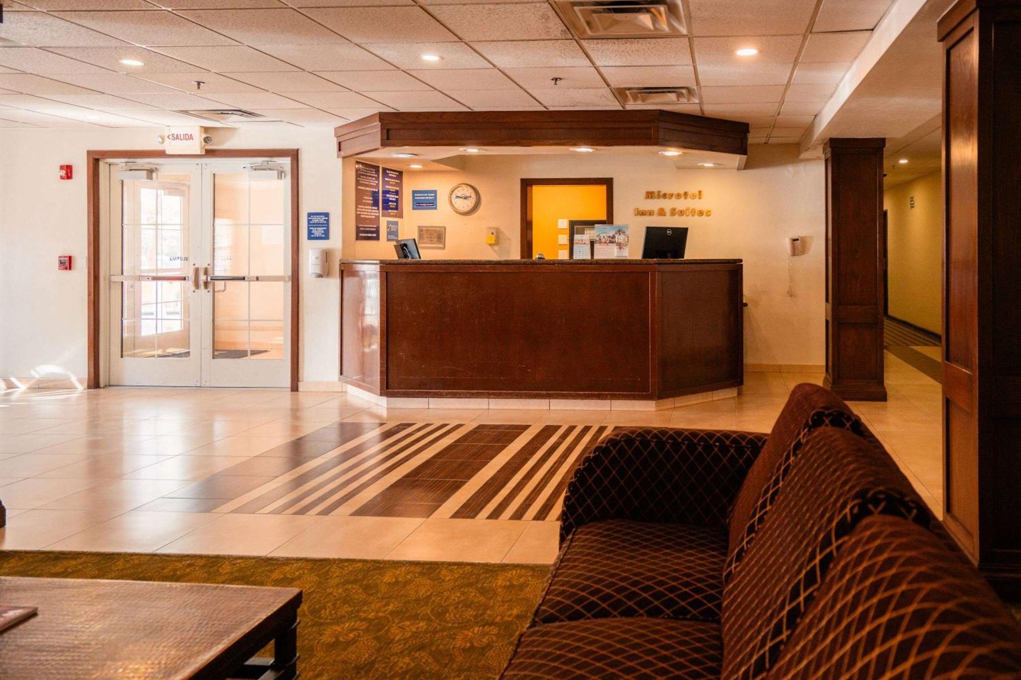 Microtel And By Wyndham Ciudad Juarez, Us Consulate Ciudad Juárez