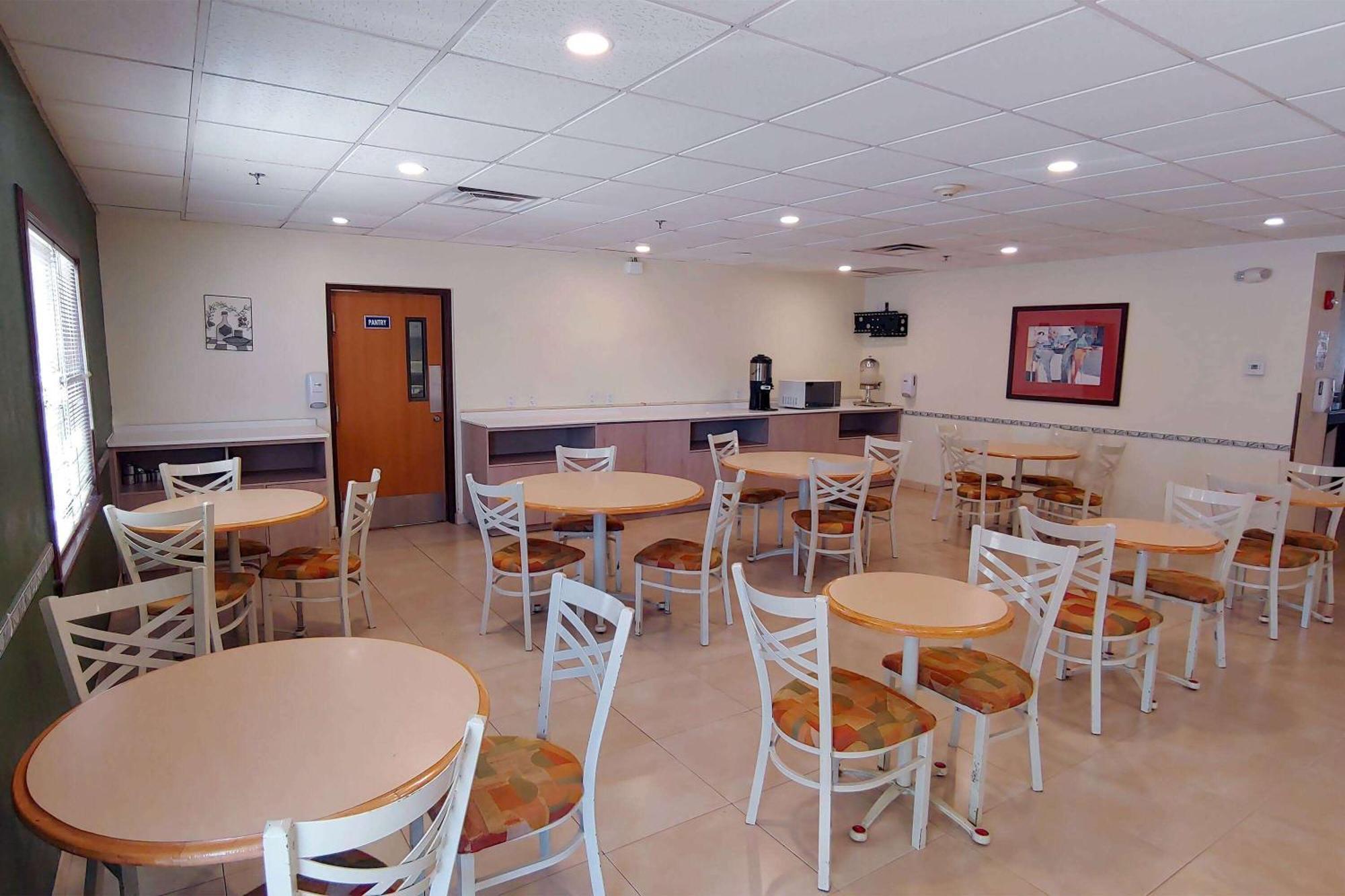 Hotel Microtel And By Wyndham Ciudad Juarez, Us Consulate 4*