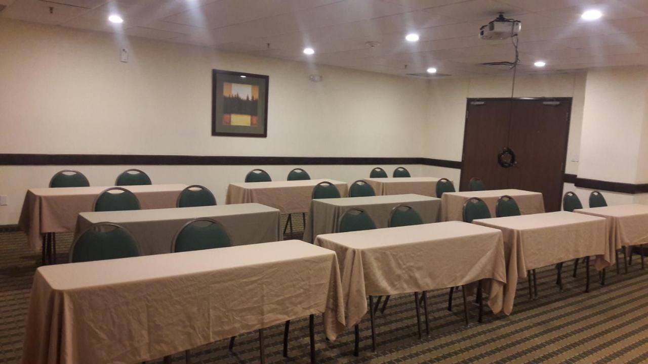 Microtel And By Wyndham Ciudad Juarez, Us Consulate Hotel 4*